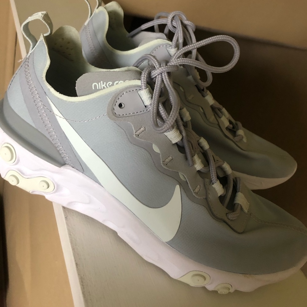 Mike React Sneakers